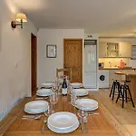 Appartement Apartment Chamouny, Alpes Agency, Chamonix, Sleeps 8 *
