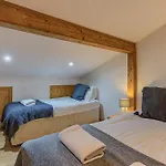 Apartment Chamouny, Alpes Agency, Chamonix, Sleeps 8 Appartement Chamonix
