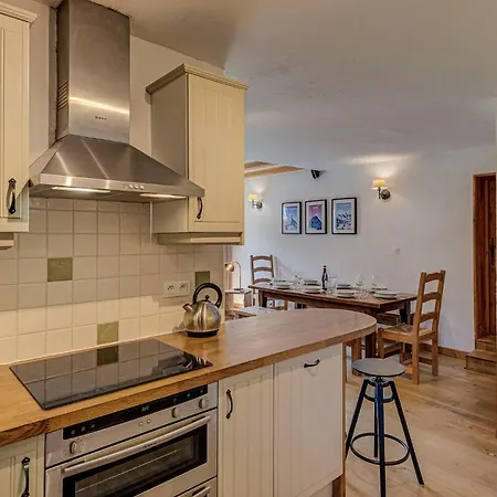 Chamouny, Alpes Agency, Chamonix, Sleeps 8 *