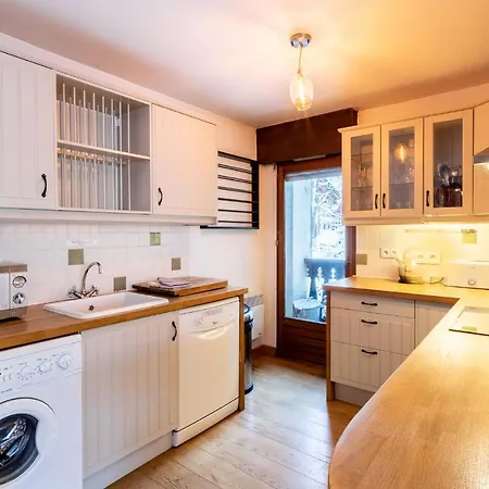 Chamouny - Alpes Travel - - Sleeps 8 Apartment *